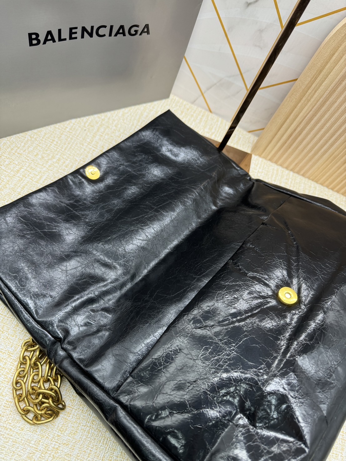 Balenciaga MONACO MEDIUM CHAIN BAG IN BLACK 35cm กระเป๋าทรงโท้ทใบใหญ่ งานหนังยับสวยเต็มใบ เกรดออริ สลับแท้ 1:1 ใช้งานต่างประเทศได้