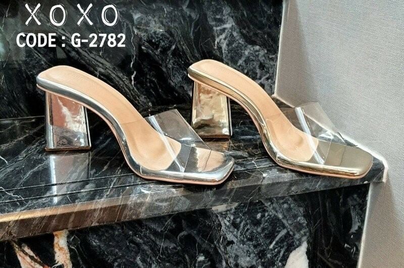 รองเท้างานสวม คัชชู สวย เรียบหรู ด้านบนคาดพลาสติกใสเนื้อนุ่ม ส้นทรง 3 เหลี่ยม สวย เก๋ ไม่เมื่อยเวลาใช้งาน ใส่สบาย แมทส์ชุดง่าย วัสดุหนังกระจกสีเมทัลลิค