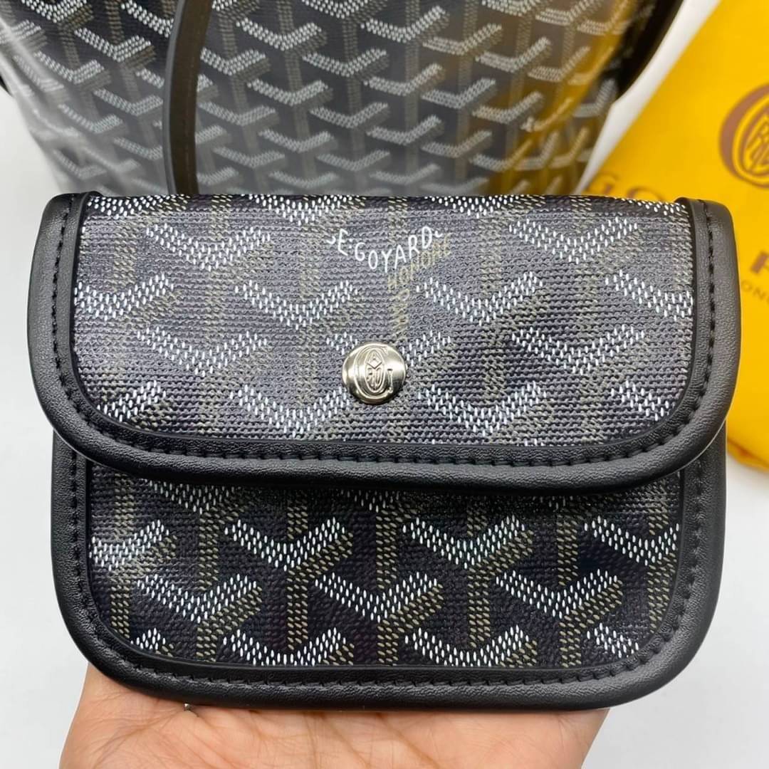9 สี GOYARD ANJOU TOTE MINI / Goyard Mini Tote เกรดออริจินอลสลับแท้ ใช้งานต่างประเทศได้ ฮอตไอเท็ม กับกระเป๋าสะพายทรงโท้ท ไซส์มินิ กะทัดรัด มาครบสีขายดี เลิศทุกสี รูปทรงคลาสสิค ดีไซน์เป็นเอกลักษณ์ ใช้งานได้หลากหลาย
