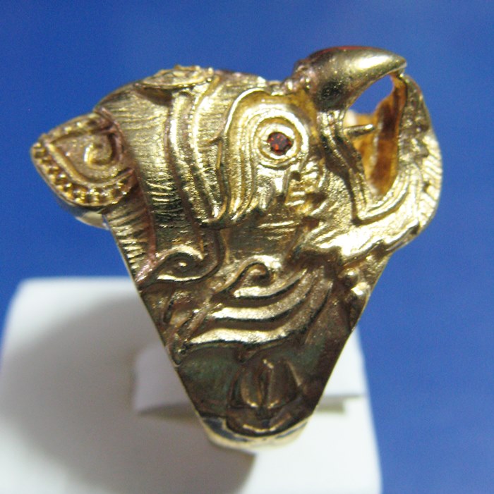 สินค้าหมดค่ะ แหวนเศียรพญาครุฑเนื้อทองเหลืองประดับพลอยสีแดงมหาอำนาจ โชคลาภ ปลอดภัย พร้อมใบคาถาค่ะ