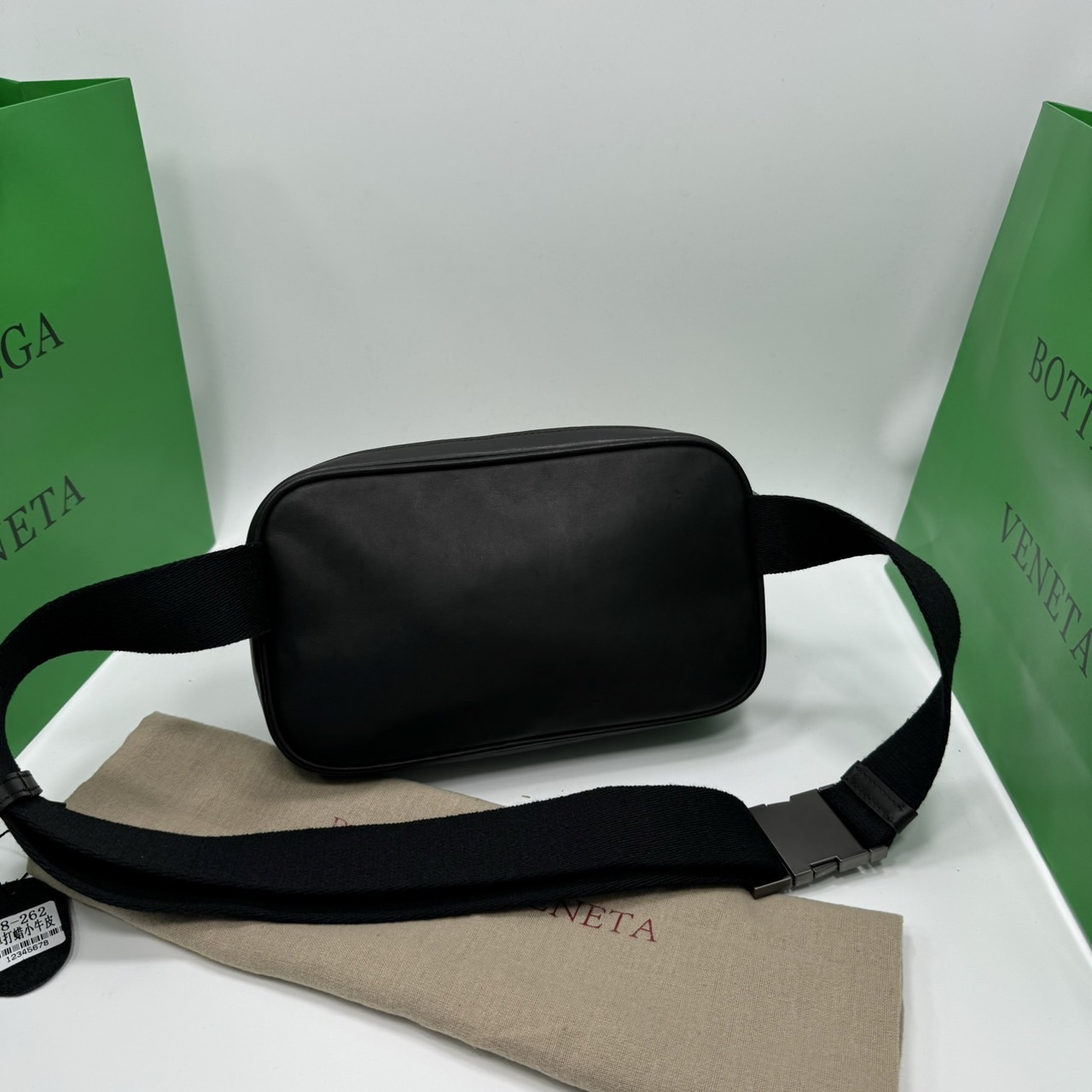 BOTTEGA Belt Bag กระเป๋าคาอก ดีไซส์สานเป็นเอกลักษณ์ everyday look เอาใจหนุ่มๆ สวยเท่คลาสสิก เกรดออริ 1:1