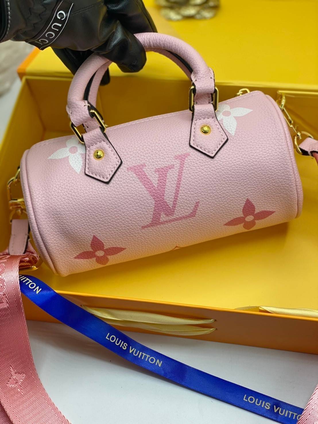 พรีเมี่ยมกิ๊ฟแท้ 100% 】พร้อมส่งที่นี่ที่เดียว VIP gift LOUIS VUITTON PAPILLON BB HANDTASCHE AUS MONOGRAM หนังแท้ สีพาสเทลสวยน่ารัก สาวหวานห้ามพลาดน้าาา งานสวยมากค่ะ