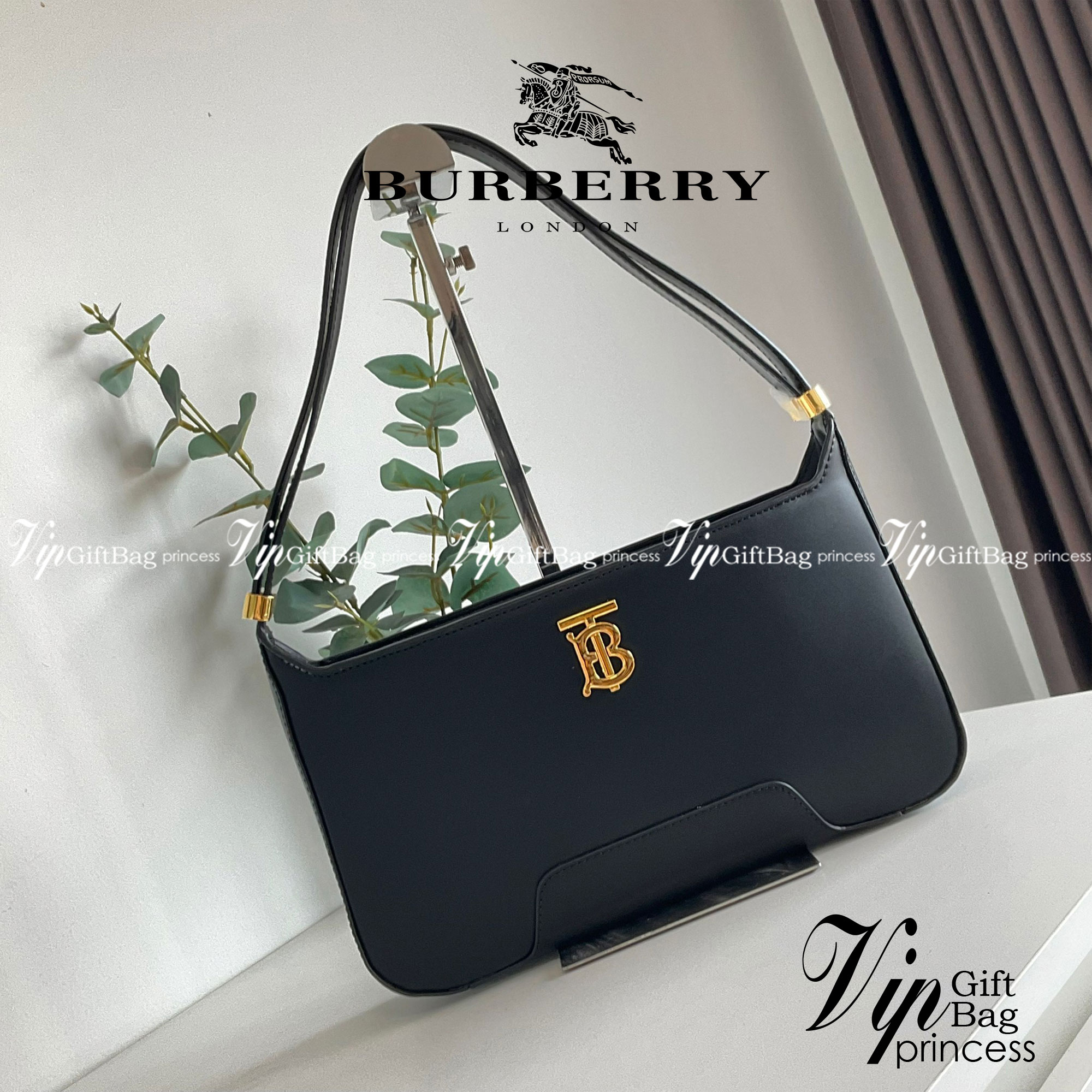 Burberry Leather TB Shoulder Bag / BURBERRY LEATHER SHOULDER BAG ทรงยอดฮิตแห่งปี วัสดุหนังแท้ สวยหรูอยู่ทรง
