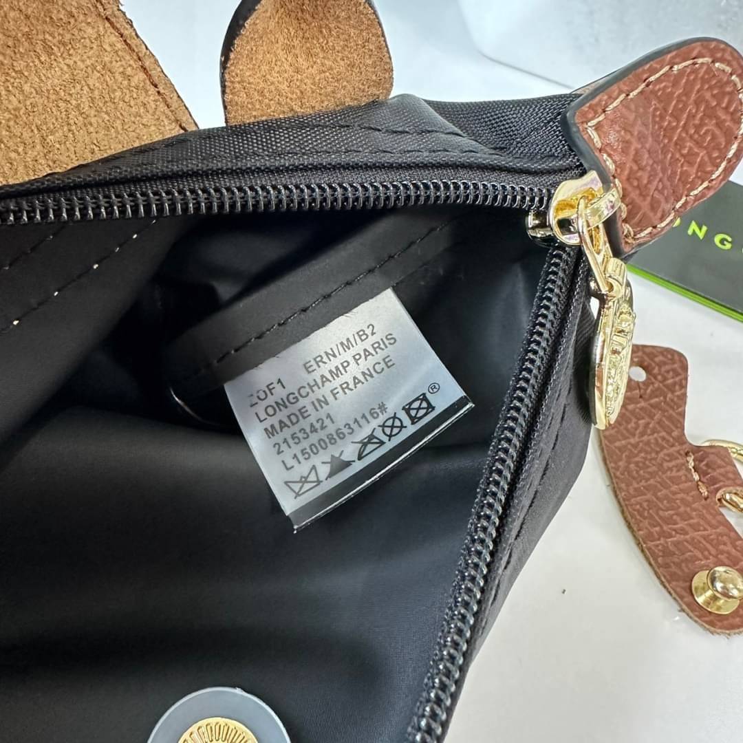 LONGCHAMP LE PLIAGE ORIGINAL Pouch with handle กระเป๋าใบเล็กขนาดกระทัดเหมาะกับใส่ของจำเป็นจุกจิก กันน้ำได้ พร้อมส่ง