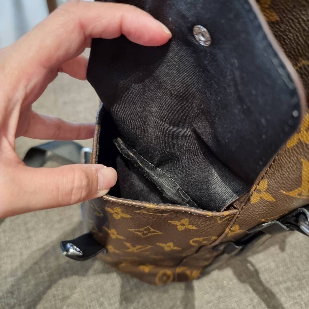 LV Christopher PM Monogram Eclipse Reverse เป้สะพายหลังใบใหญ่ LV MONOGRAM BACKPACK ที่หนุ่มๆตามหากันมากที่สุด LONG WEEKEND กระเป๋าใบใหญ่ต้องมี!! รุ่นสุดฮอต!! ด้วยรูปทรงที่คลาสสิค สไตล์เอกลักษณ์ วัสดุหนังแคนวาส ทนทาน