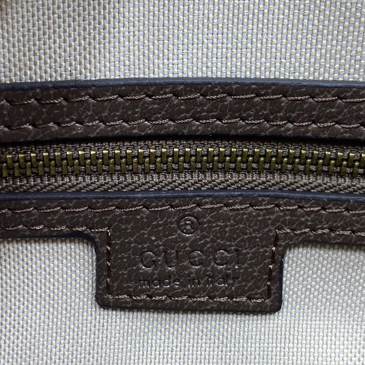 GUCCI GG Ophidia small top handle bag กระเป๋าถือทรงหมอนสวยคลาสสิค ดีไซน์แถบคาดโดดเด่น สวย หรู หูจับในตัวใช้สะดวก