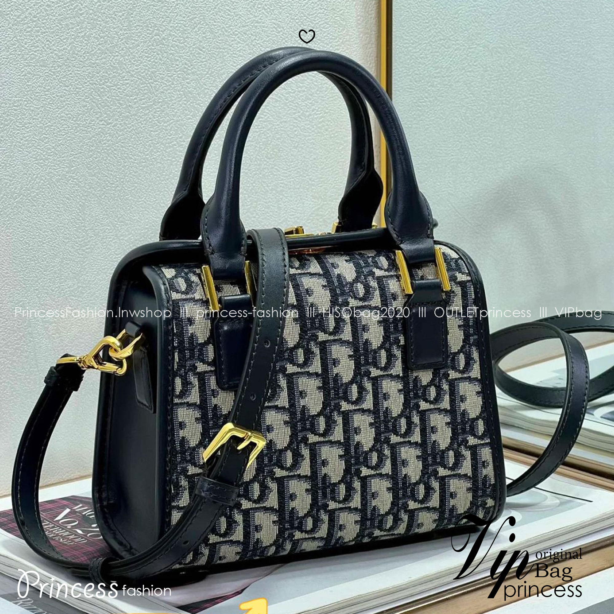 DIOR SMALL BOSTON BAG Blue Oblique Embroidery กระเป๋าสะพายทรงกล่องบอสตัน New for Winter 2023 คอลผู้ดี สวยหรู ตอบโจทย์และแมทช์ได้กับทุกลุคทุกสไตล์