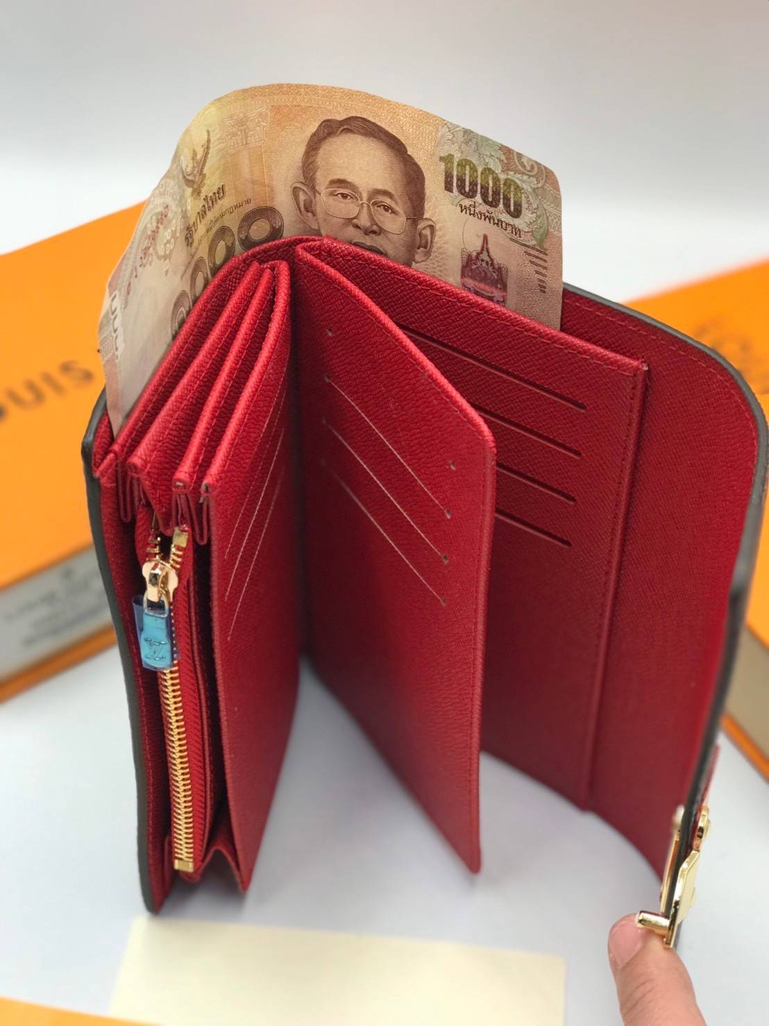 พรีเมี่ยมกิ๊ฟแท้ 100% 】พร้อมส่งที่ไทยที่นี่ที่เดียว Louis Vuitton wallet Gift Box Set