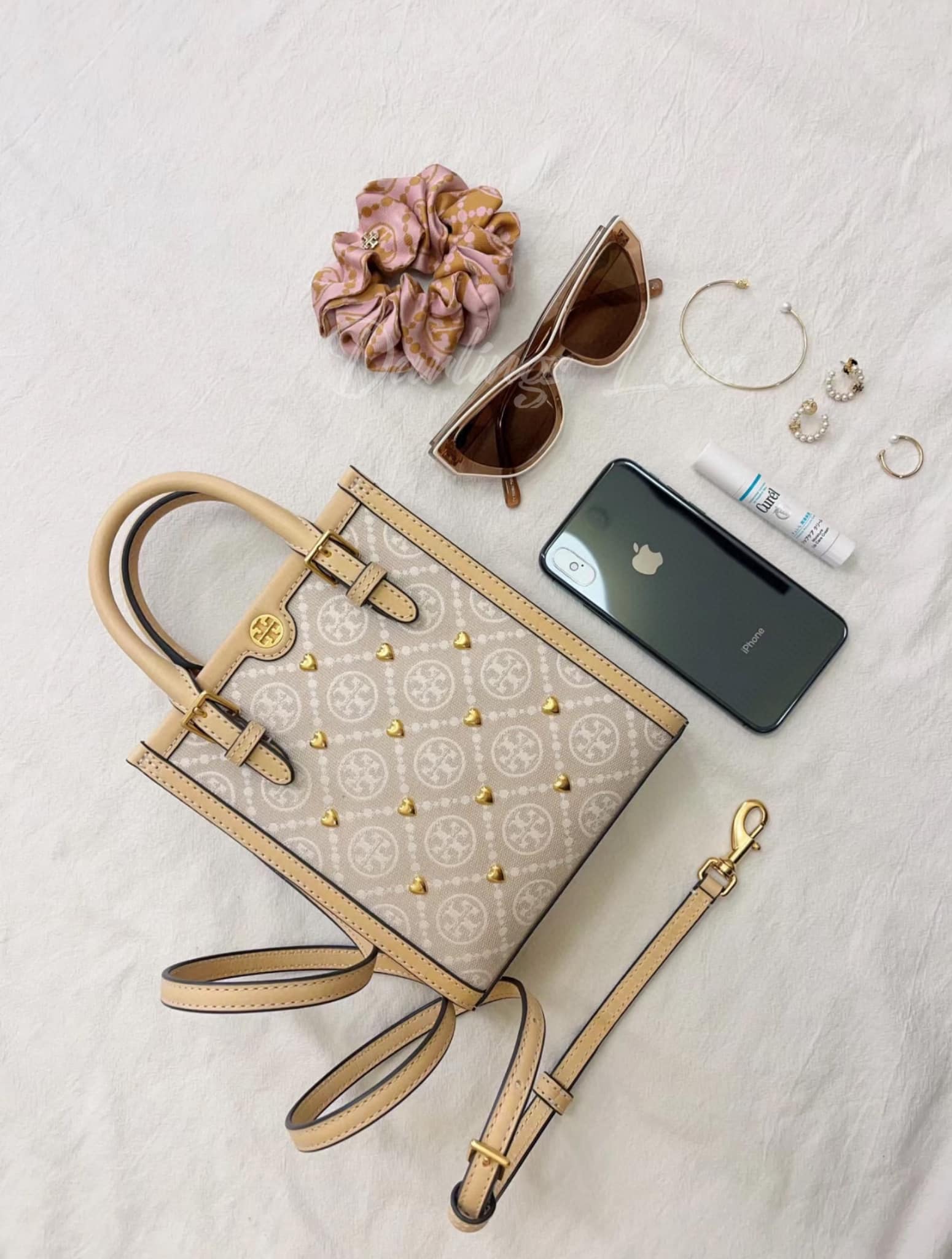 TORY BURCH Mini T Monogram Tote ivory multi heart shape / Tory Mini Tote Bag กระเป๋าทรงโท้ทมินิแต่งหัวใจสีทองสวยหรู น่ารักรุ่นใหม่ล่าสุด เกรดท็อปออริ เทียบแท้ 1:1 เกรดดีสุด ใช้งานต่างประเทศได้