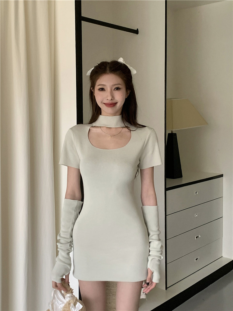 พร้อมส่ง 🧁 Hartley dress เดรสคอเต่าแต่งเปิดบริเวณช่วงคอพร้อมปลอกแขนเข้าเซต (IN38778)