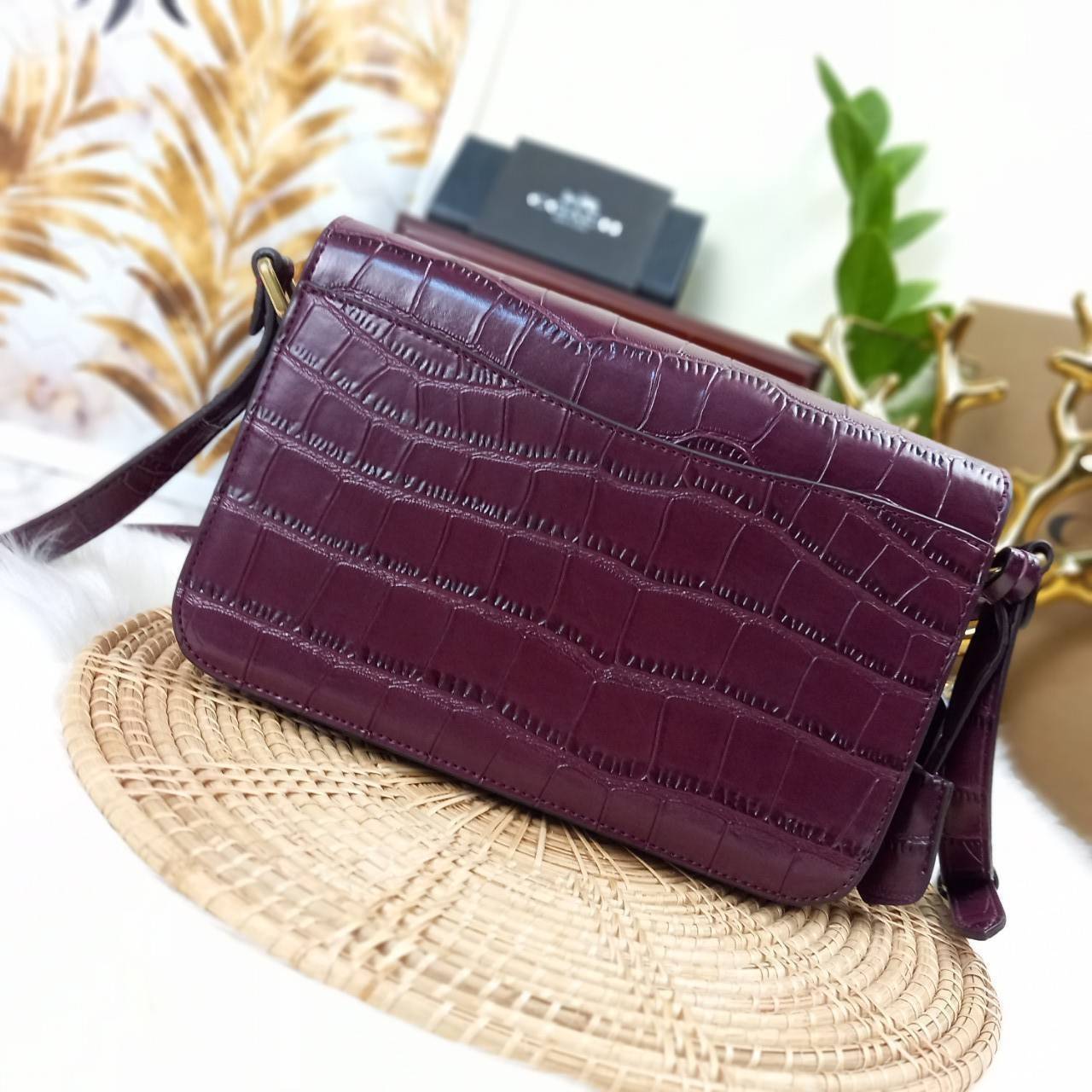 COACH CROCODILE EMBOSSED LEATHER STUDIO SHOULDER BAG (COACH C6640)🌺เอาซิ๊!!ใครอดใจไหวให้รู้ไป!! สวยตาแตก!! ปรับลุคให้ดูแพง แบบไม่ปรานีกันล่ะคราวนี้!// กระเป๋าถือ กระเป๋าสะพาย อีกหนึ่งคอลเลคชั่นสุดตะลึงตา หรูหรา! เวอร์วังอลังสร้าง! ที่ดูแพงม๊ากก!!/