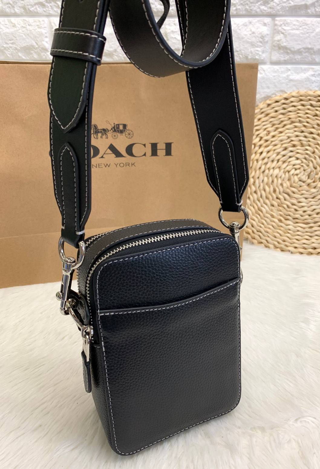 New arrival! Limited edition📌 COACH X JEAN-MICHEL BASQUIAT CROSSBODY ((7049)) 🌈อีกรุ่นที่ต้องมี ห้ามพลาด ดีไซด์จาก Michel Basquiat ค่ะ กระเป๋าสะพายครอสบอดี้ร์ ใช้ได้ทั้งชาย//หญิง ค่ะรุ่นนี้ หนังแท้อย่างดี ลายหนังสวยงามมากๆค่ะ! 🔺จุด