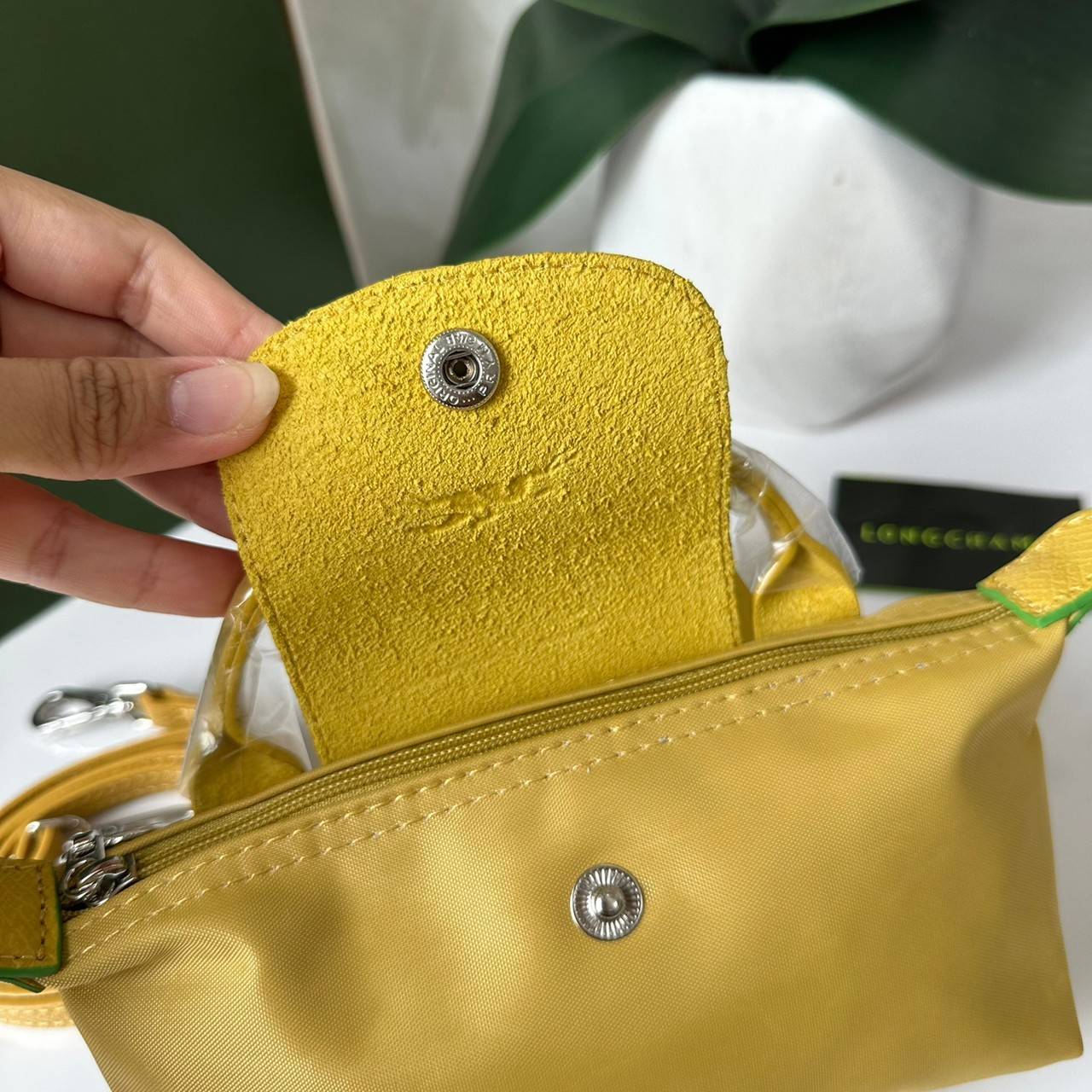 LONGCHAMP LE PLIAGE ORIGINAL Pouch with handle กระเป๋าใบเล็กขนาดกระทัดเหมาะกับใส่ของจำเป็นจุกจิก