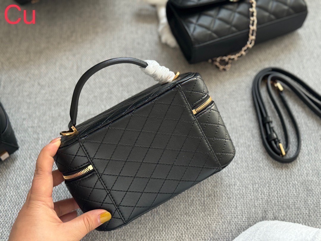 YSL GABY VANITY BAG กระเป๋าใส่เครื่องสำอางซิปรอบ งานหนังสวยเต็มใบ สีดำอะไหล่ทองสวยคลาสสิก 🧡เกรดวีไอพี ไฮเอน