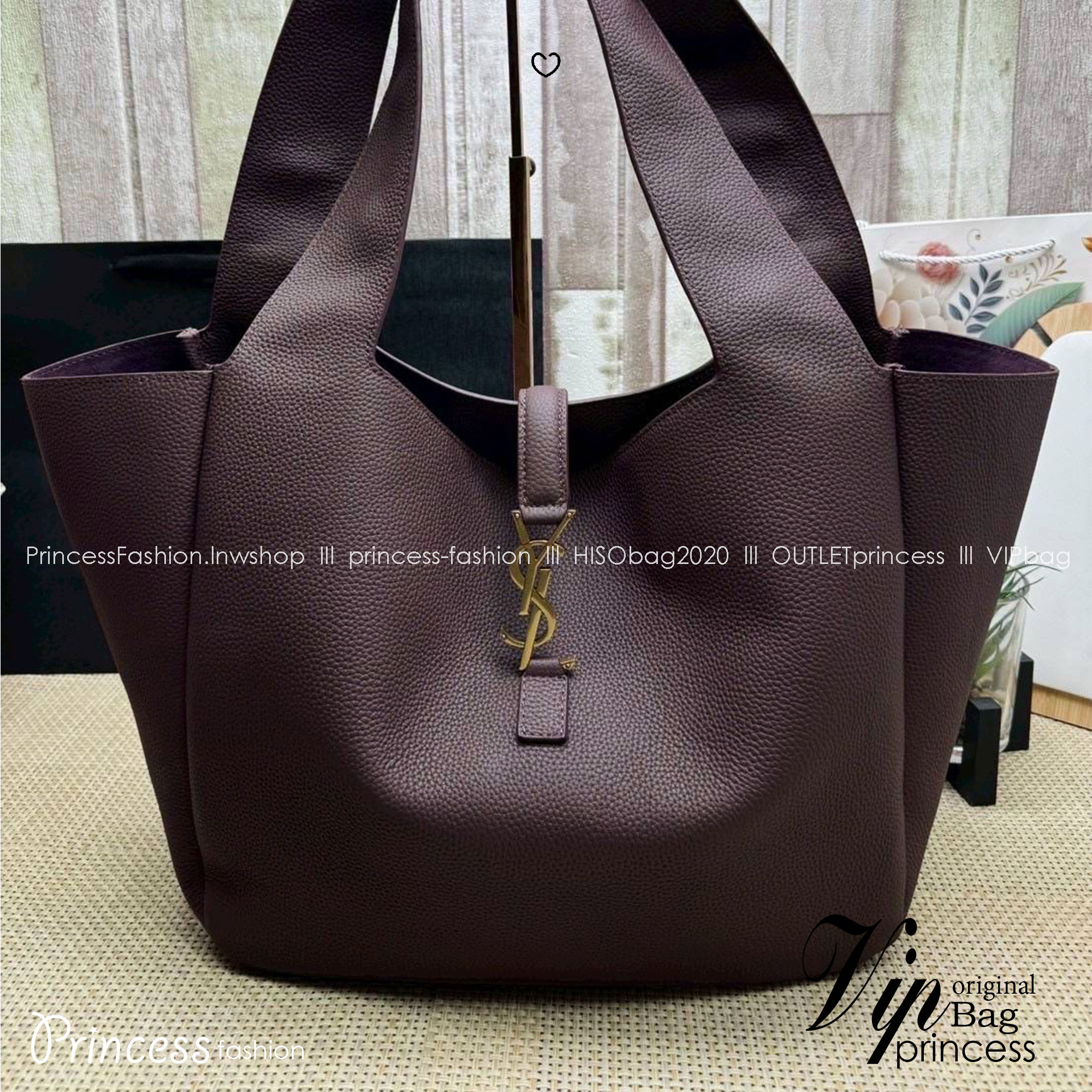 ORI หนังแท้ | YSL LE 5 À 7 BEA IN GRAINED LEATHER TOTE BAG กระเป๋าทรงโท้ทหนังแท้ลายเกรน สวยเด่นเป็นเอกลักษณ์ ดีไซน์เรียบแต่มาก สวยดูแพง ภายในโล่งกว้าง จุของได้เยอะ