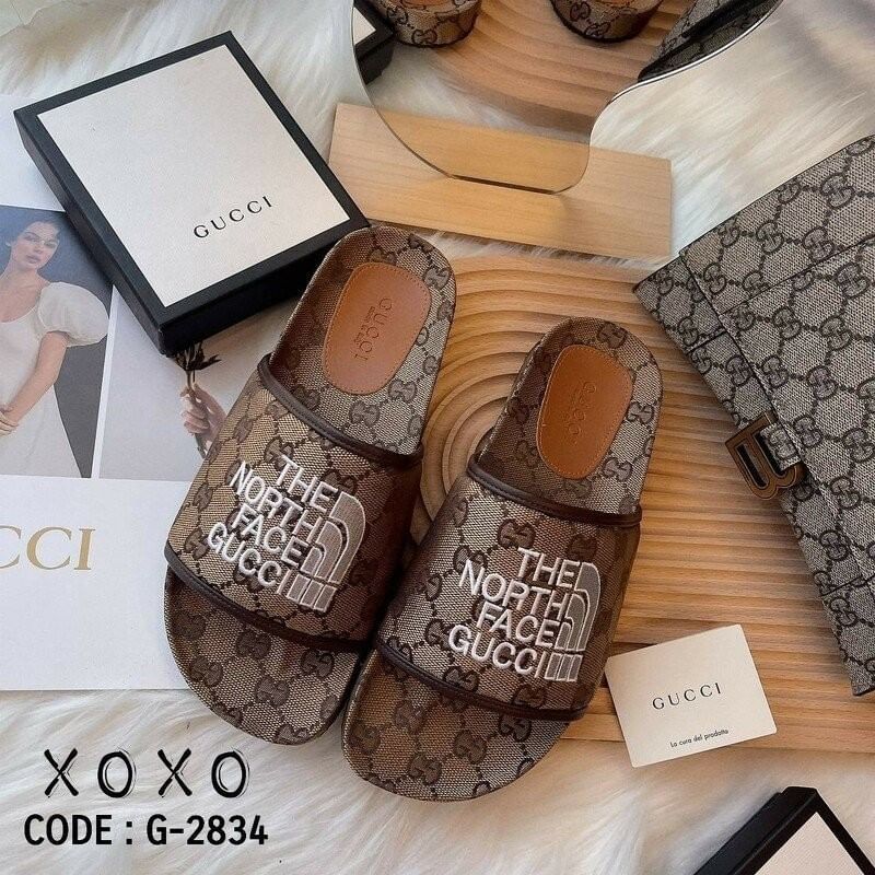 Gucci Sandals แตะงานสวม สวย ดูแพงเกินราคา ตัวใหม่ล่าสุด ชนช้อป แอดบอกเลยงานนี้ต้องมี วัสดุผ้าลาบแบรยด์ ด้านหน้างานปัก รุ่นคอลเลคชั่นใหม่ ด้านในรองฟองน้ำนุ่ม พื้นร่องบุ๋ม กระชับเท้า น้ำหนักเบา แมทส์ชุดง่าย