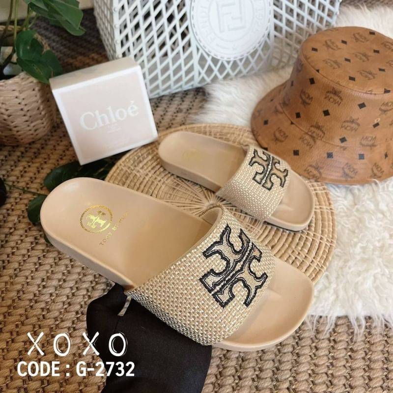 Tory Burch Sandels งานสวม ใส่สบาย พื้นยางนุ่ม วัสดุผ้ากระสอบ ปักลายโลโก้แบรนด์ สวยมาก งานเรียบร้อย