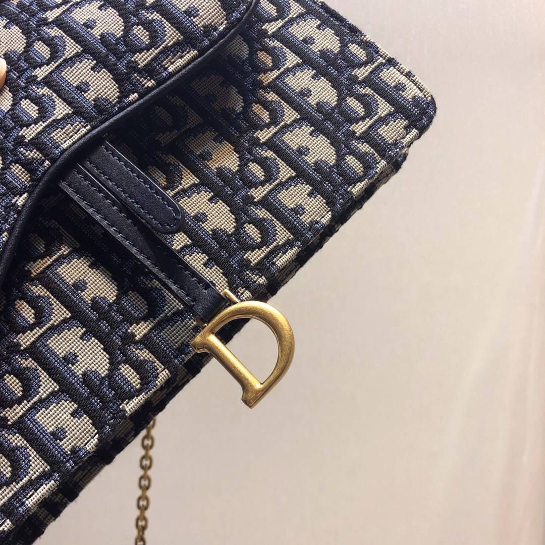 DIOR SADDLE POUCH Blue Dior Oblique Jacquard เกรดออริจินอล ภาพสินค้าถ่ายจากงานขายจริง ใช้งานต่างประเทศได้