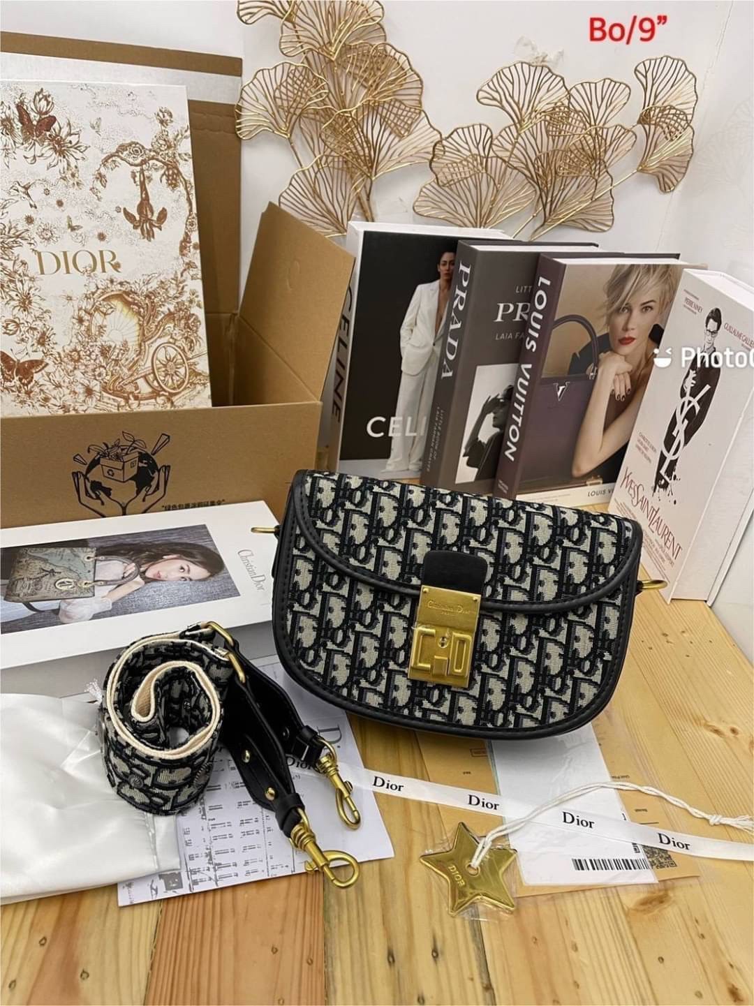 Dior Addict Flap Bag in Oblique กระเป๋าสะพาย ไอเท็มใหม่ล่าสุดปังมากๆ น่าใช้น่าสะสม พร้อมกล่องแบรนด์ จะซื้อใช้เองหรือมอบเป็นของขวัญก็ดูดีถูกใจผู้รับแน่นอนค่ะ พร้อมส่งที่ไทยราคาสุดคุ้มไอเท็มเด็ดๆห้ามพลาด!