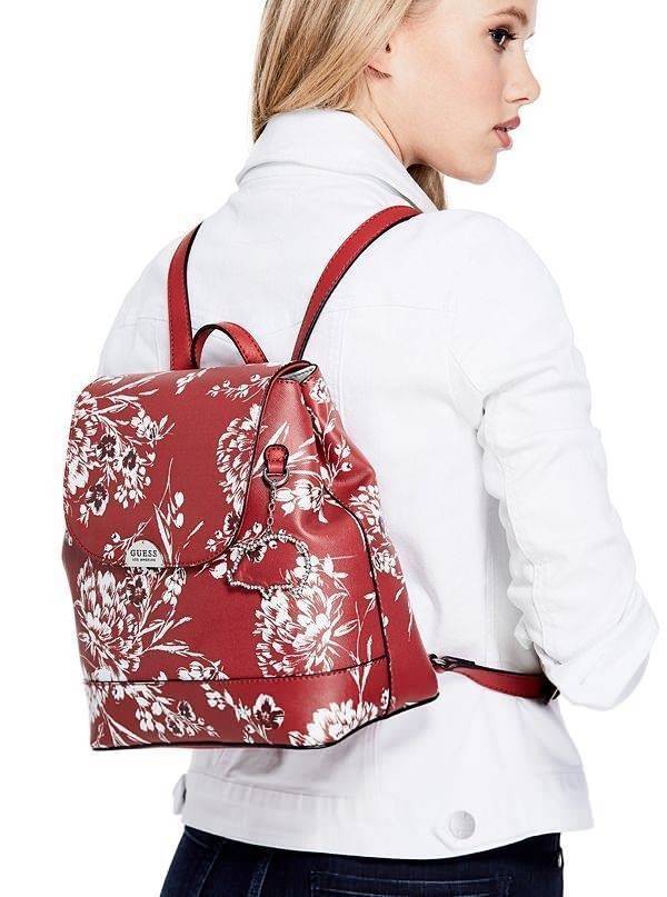 GUESS CASSIA LOGO BACKPACK รุ่นใหม่ชนช้อป!! กระเป๋าเป้สะพายขนาดกลาง ตั้งอยู่ทรงสวย เปิดปิดด้วยกระดุมแม่เหล็ก ขยายปากกระเป๋าได้ด้วยกระดุมทั้ง2ด้าน ภายในบุผ้ามีลายsignatureแบรนด์ มีช่องซิปแยกจากช่องใหญ่ ด้านหลังมีช่องซิปเพิ่มใช้งานได้จริง สายสะพายปรับความยา