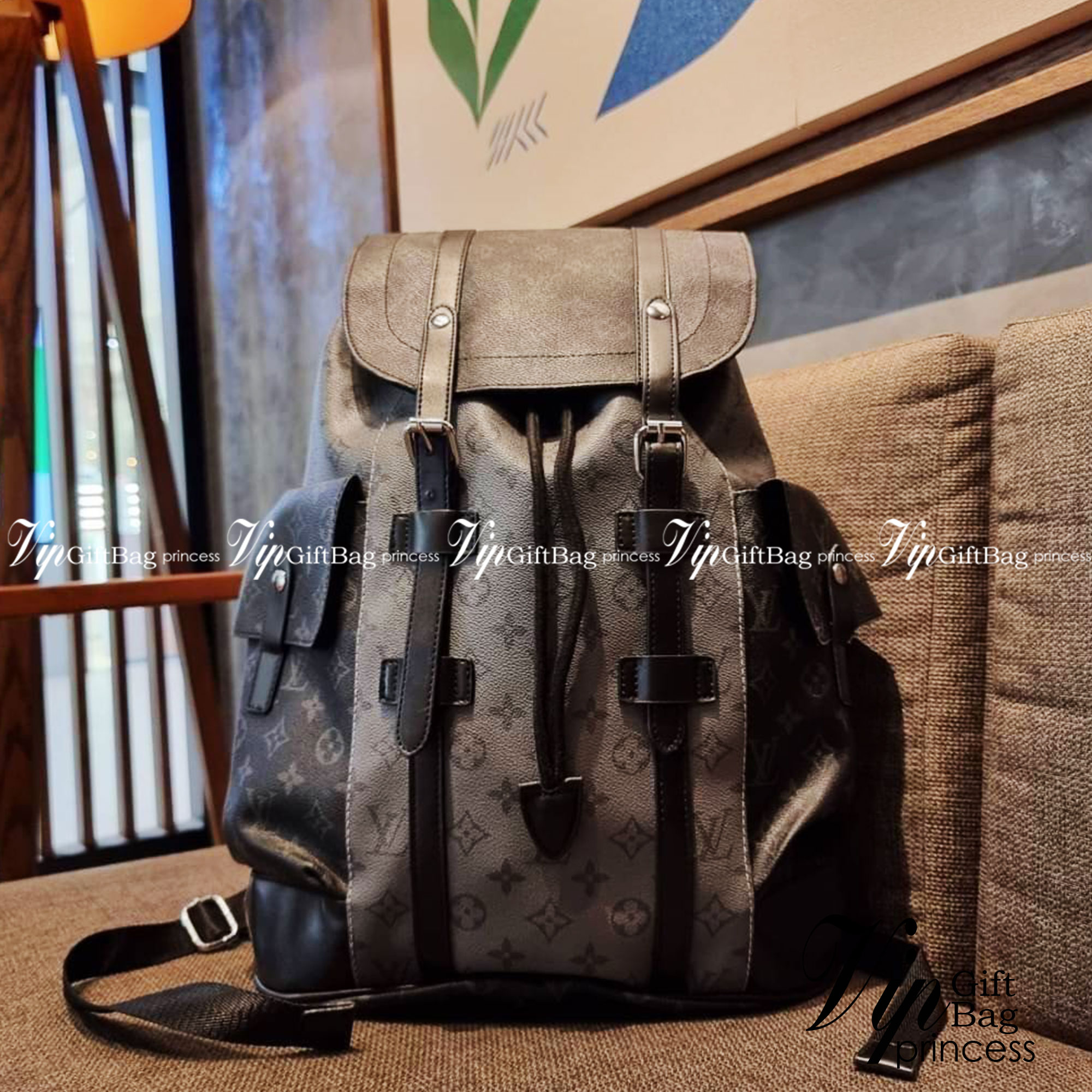 LV Christopher PM Monogram Eclipse Reverse เป้สะพายหลังใบใหญ่ LV MONOGRAM BACKPACK ที่หนุ่มๆตามหากันมากที่สุด LONG WEEKEND กระเป๋าใบใหญ่ต้องมี!! รุ่นสุดฮอต!! ด้วยรูปทรงที่คลาสสิค สไตล์เอกลักษณ์ วัสดุหนังแคนวาส ทนทาน