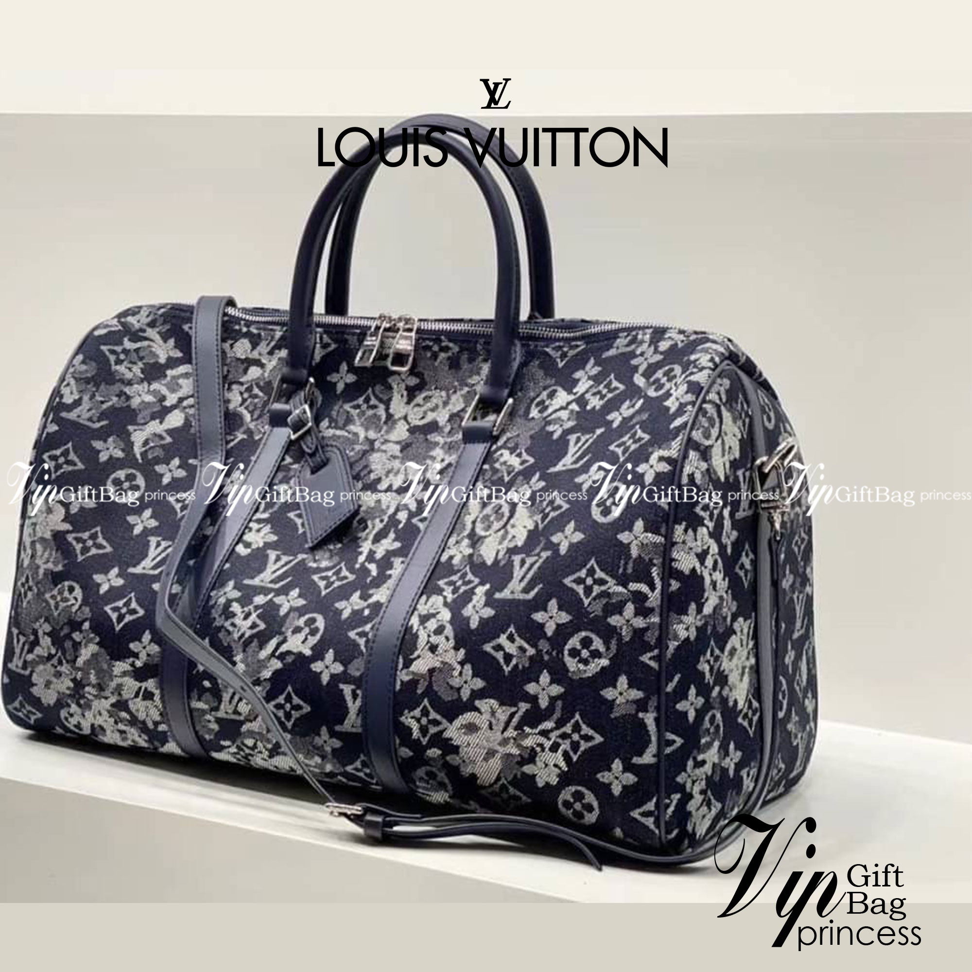 LOUIS VUITTON MONOGRAM DENIM / LV Denim Travel กระเป๋าเดินทาง อีกรุ่นขายดี!!! ของมันต้องมี ♡ มาใหม่ กระเป๋า TRAVEL BAG ใส่ของได้เยอะมาก ทรงสวย พิมพ์ลายชัดเจน มาพร้อมสายสะพายข้างสวยหรู ดูแพงคะ! พร้อมส่งที่ไทย