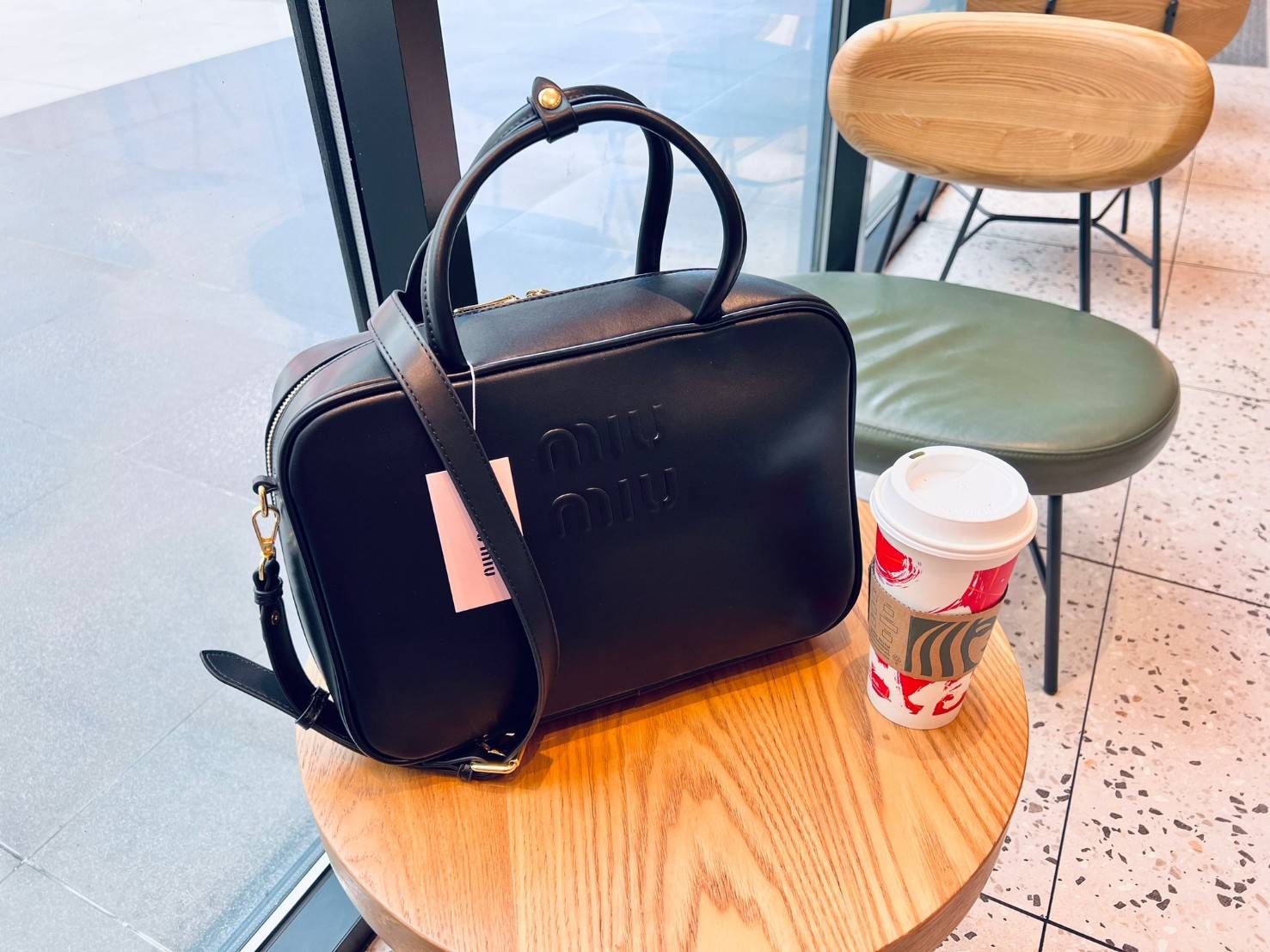 MIUMIU Leather top-handle bag / MIUMIU Boston Bag กระเป๋าถือสะพาย เกรดออริ 1:1 ใช้งานต่างประเทศได้