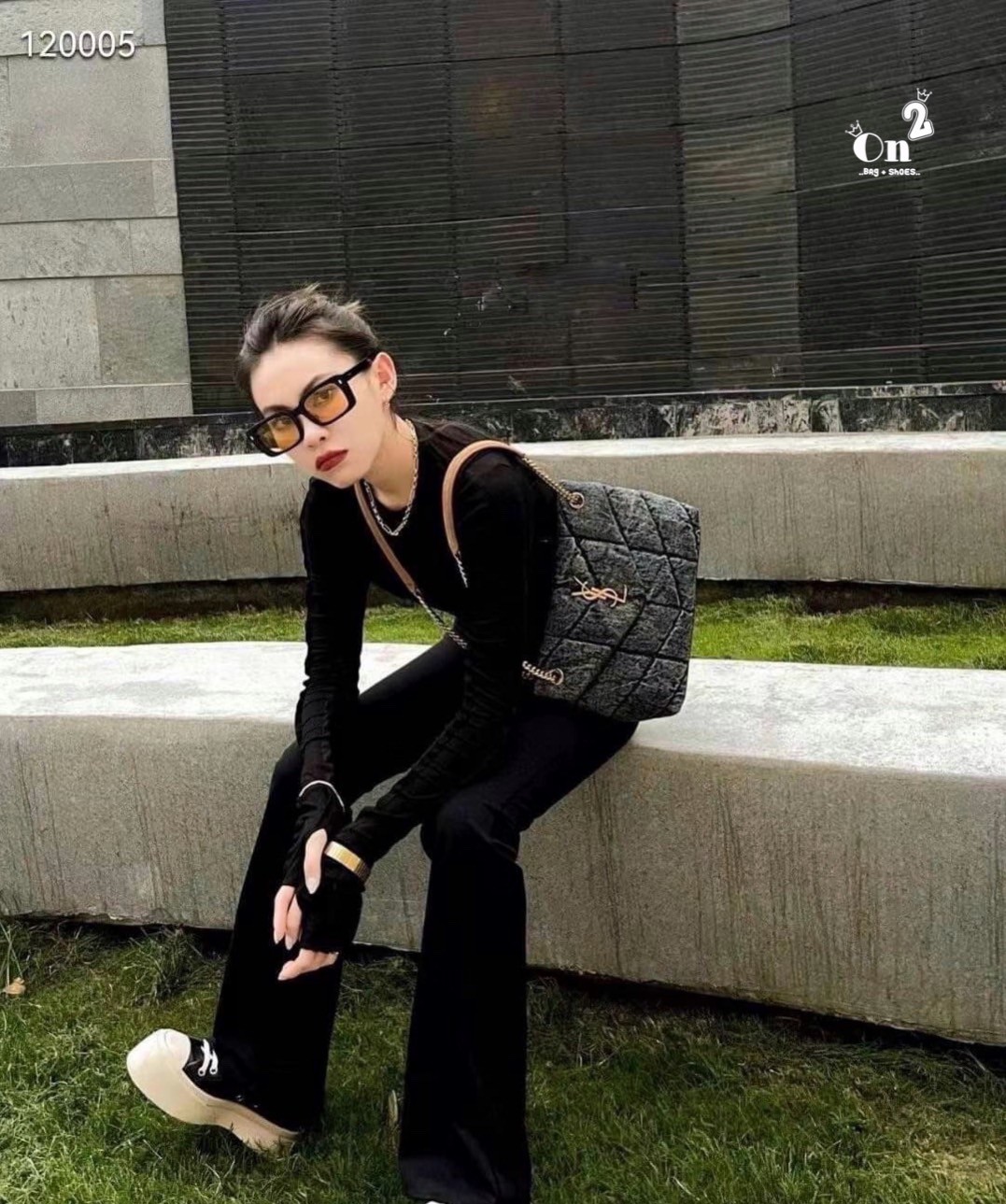 YSL SAINT LAURENT Loulou Danim Shoulder Bagblue bag กระเป๋าสะพายผ้ายีนส์เดนิมควิลท์ อะไหล่ทอง สีตัดกันสวยมากค่ะ รอบนี้มา 2สี โทนยีนส์ดำ และฟ้า สวยเท่ๆ ไปเลยค่า งานดูดีมีระดับ ชนช็อป ปั้มทุกจุดเป๊ะมากก สายสามารถดึงสั้นยาวได้ค่ะ