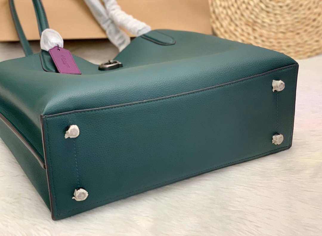 COACH WILLOW TOTE ((C0690)) สีมาใหม่ล่าสุดค่ะ กระเป๋าทรง Tote ใบใหญ่ หนังแท้อย่างดีค่ะ