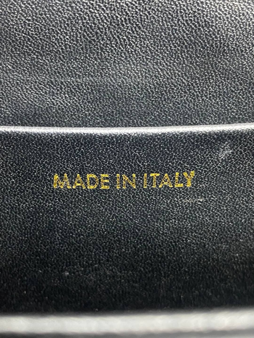 CELINE CHAIN SHOULDER BAG MATELASSE MONOCHROME ภาพสินค้าถ่ายจากงานขายจริง ใช้งานต่างประเทศได้