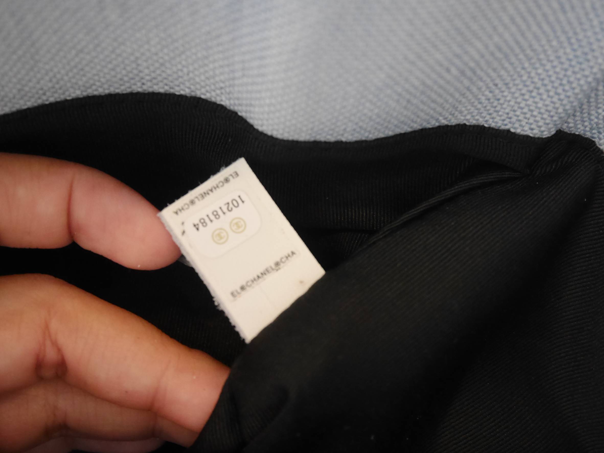 How Cute! 🎄🎄 รุ่นใหม่ล่าสุด!! ที่สาวๆรอคอย Chanel tote canvas bag จากงานพรีเมี่ยม VIP GIFT รุ่นดังเลยค้า Size ใหญ่อลัง บอกเลยว่า **งานดีที่สุด ตัวกระเป๋า กระเป๋าผ้าเป็นผ้า canvas เนื้อดีสมราคา สัมผัส นุ่มลื่นมือมากกกก อะไหล่เงินปั้มแบรนด์แ