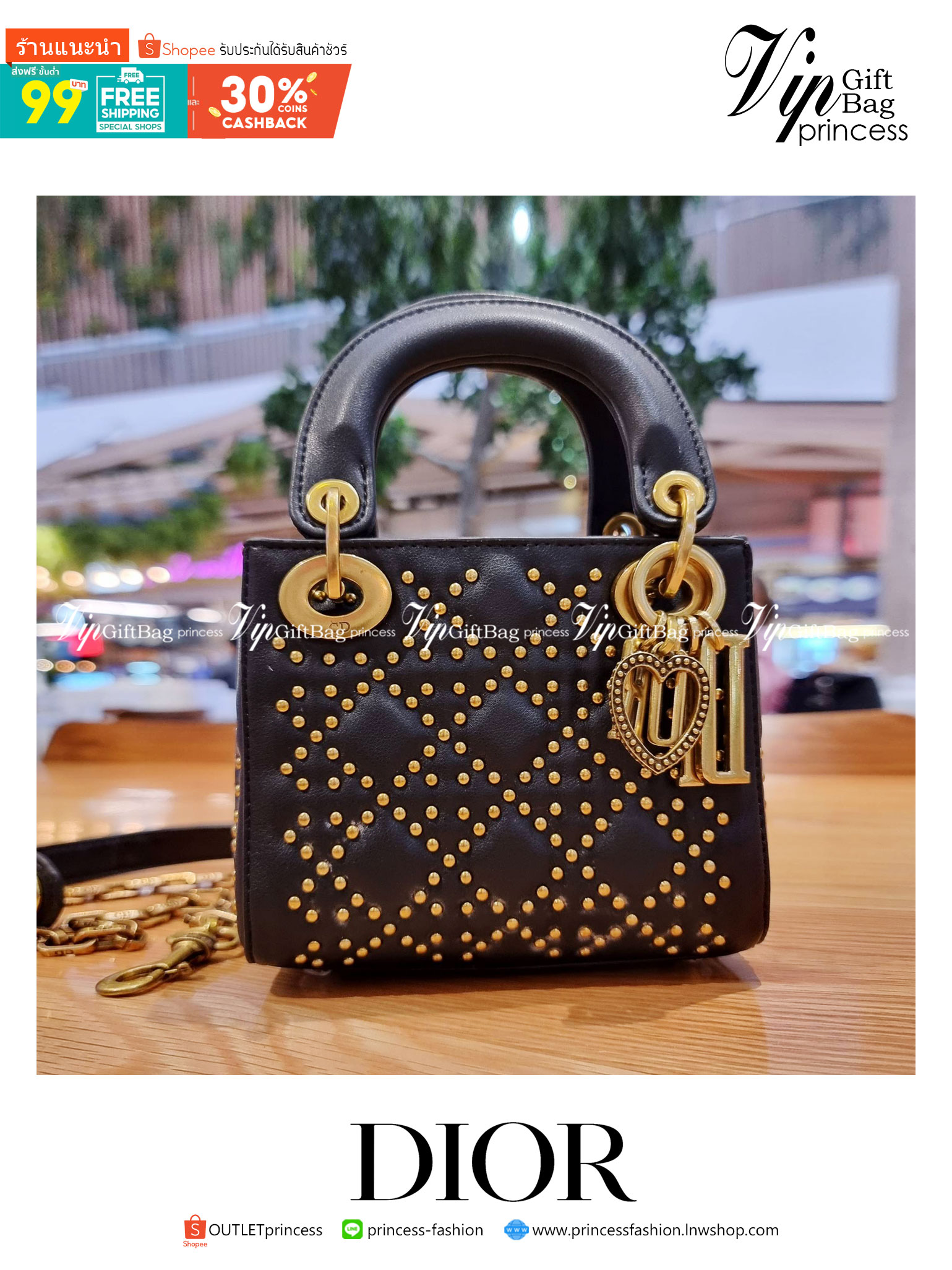 DIOR CD MINI LADY STUDDED BAG กระเป๋าสะพายข้างพรีเมี่ยมกิ๊ฟสุดฮอต ดีไซน์ตกแต่งหมุดเต็มใบ ไม่มีคือพลาด หรูจริงอะไรจัง ทรงกล่องคลาสสิค วัสดุหนังแท้ โดดเด่นด้วยพวงกุญแจโลโก้สีทองลิมิเต็ด มีหูจับในตัวและสายครอสบอดี้สุดเลิศ แต่งเติมดีเทลอัพราคาไปอีก ภายในเป็นช