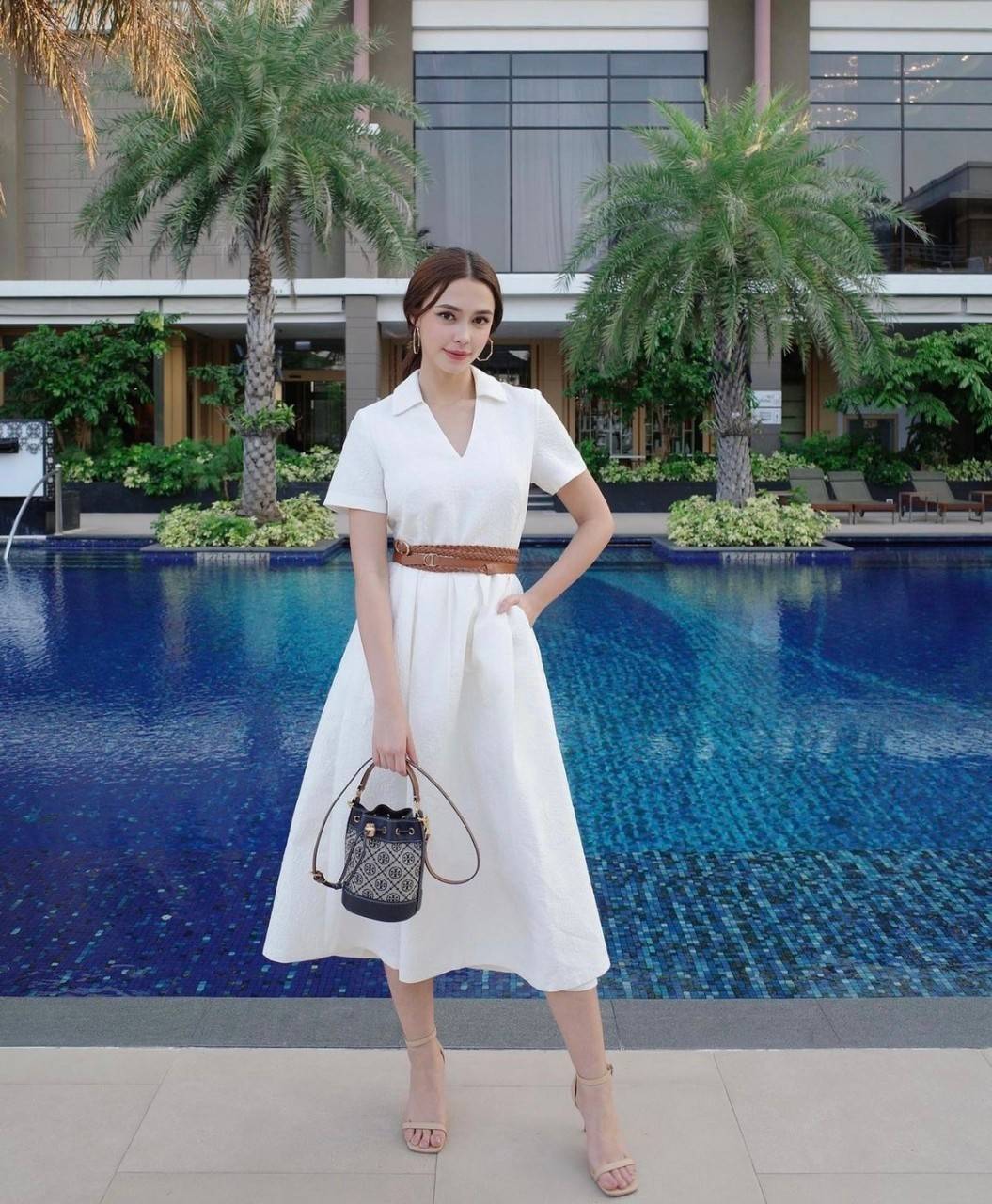 TORY BURCH T MONOGRAM JACQUARD MINI BUCKET BAG ที่สุดของรุ่นที่ตามหา!! ไอเท็มที่สาวๆเฝ้ารอ กระเป๋าบัคเก็ตทรงสวย ไซส์มินิ ที่ดาราเซเลปใช้กันมากมาย มาแล้วในราคาที่จับต้องได้