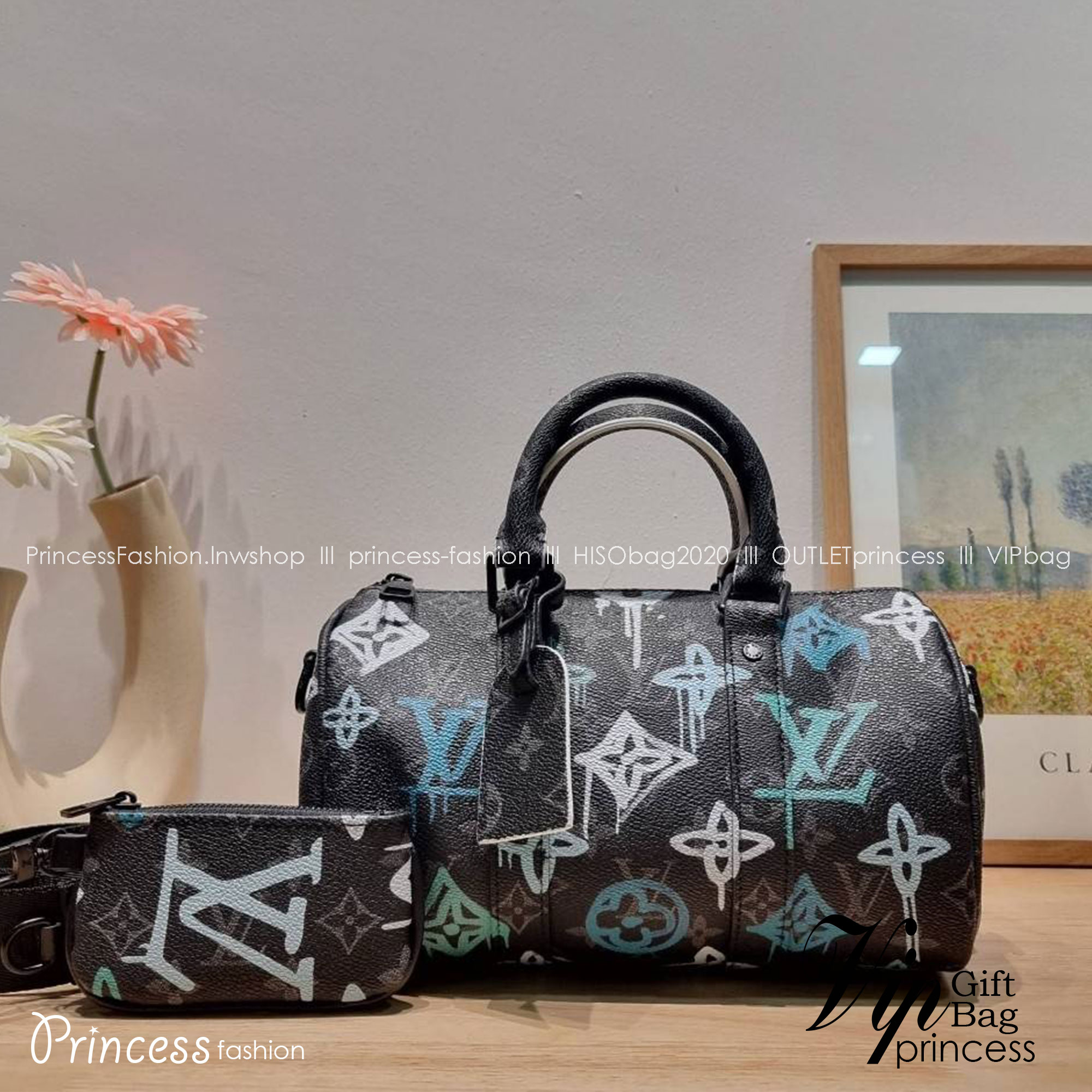 LV KEEPALL BANDOULIERE 25 MONOGRAM OTHER BAG ย่อส่วนความเท่ให้สะดวกกับชีวิตประจำวัน กับกระเป๋าสะพาย ทรงกระเป๋าเดินทางสุดคลาสสิค ด้วยดีเทลความเป็นเอกลักษณ์ เรียบแต่หรู