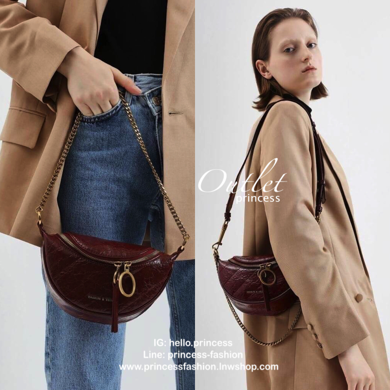 CHARLES & KEITH WRINKLED EFFECT RING ZIP TASSEL CROSSBODY BAG กระเป๋าสะพาย/คาดเอว/คาดอกรุ่นใหม่ล่าสุด เปิด-ปิดด้วยซิป ภายในโล่งกว้างมีช่องเล็กใส่บัตร จุของได้เยอะ ดีไซต์เก๋ไม่ซ้ำใคร มาพร้อมสายสะพาย 2 สายให้เลือกสะพายได้หลากหลายแบบไม่มีเบื่อแน่นอนจ้า