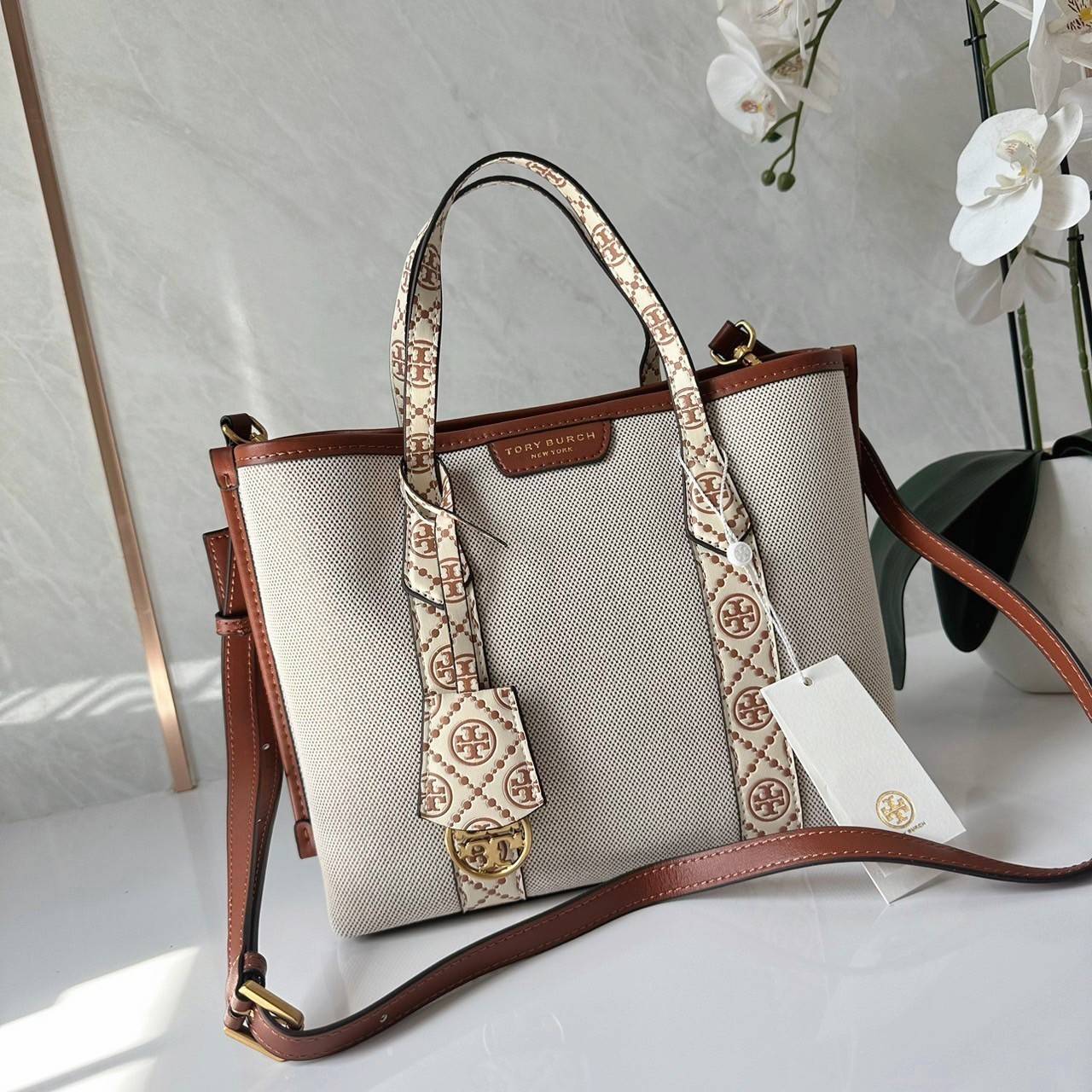 TORY BURCH small Perry canvas tote bag กระเป๋าคล้องแขนและสะพายไหล่ทรงโท้ท คอลเลคชั่นใหม่ล่าสุด สวยหรูลุคคุณนาย