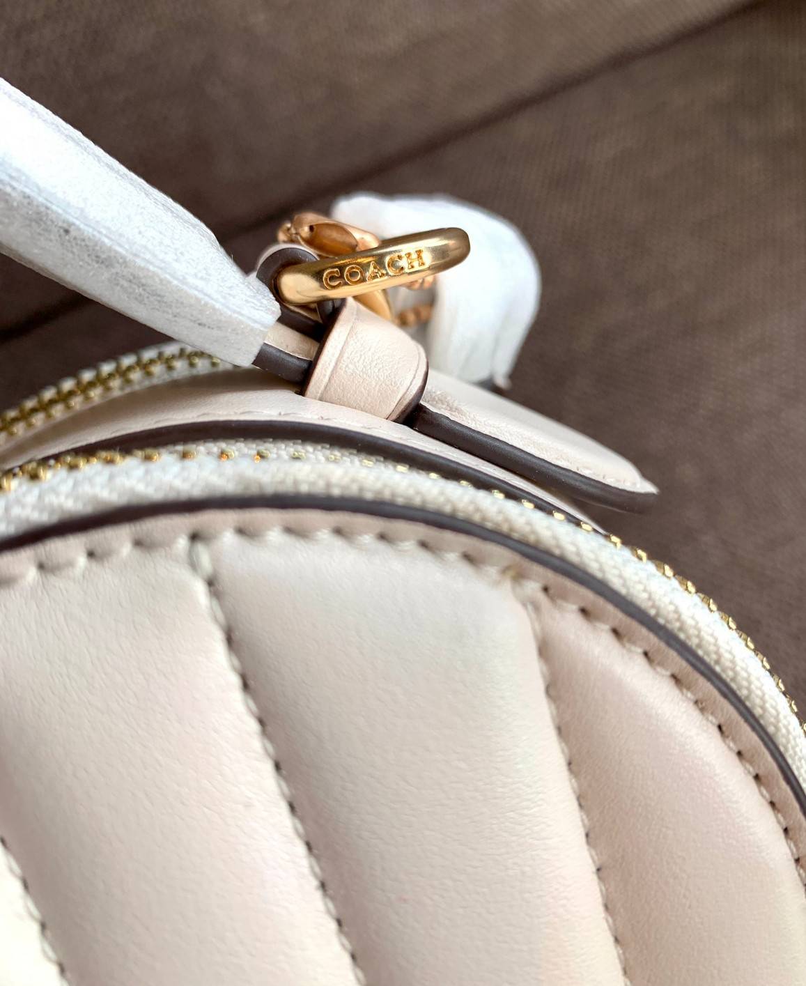 COACH HEART CROSSBODY BAG ((C5118//C5119)) 💥Limited edition หลงรักแน่นอน💋 พร้อมส่งที่ไทยก่อนใครวันนี้! ✔️กระเป๋ารูปหัวใจน่ารักมากๆค่ะ หนังแท้อย่างดีสวยงาม