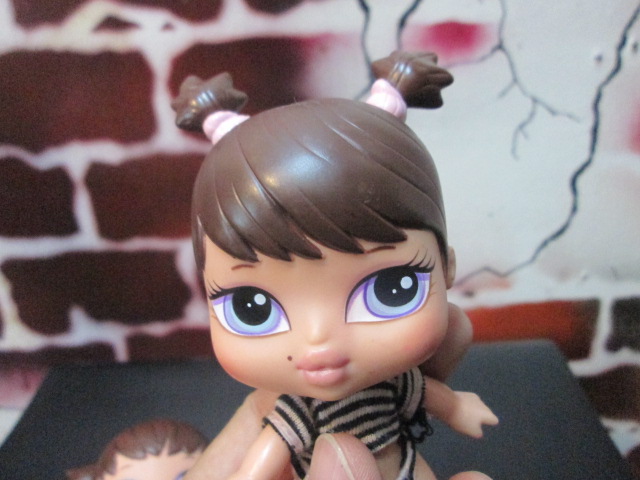 Bratz Babyz: Twinz Roxxi and Phoebe ตุ๊กตาแบรทส์แท้มือสองสภาพดีมาก
