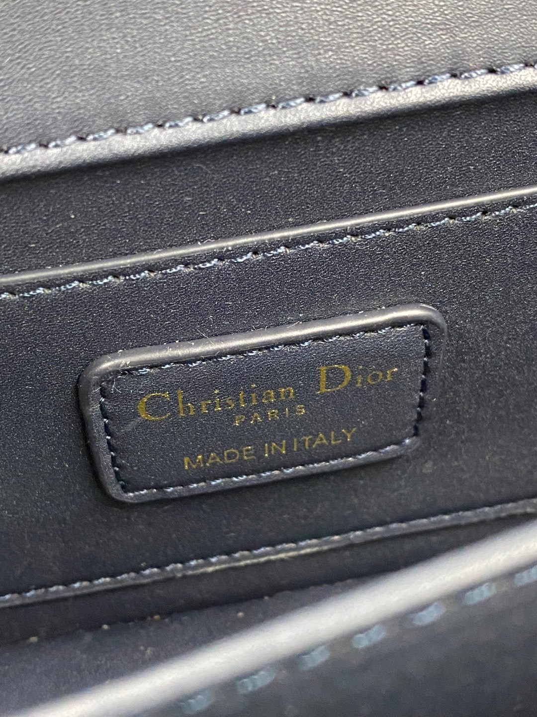 Mini Dior Ange Bag Macrocannage CD clasp with white resin pearl กระเป๋าถือพร้อมสายสะพาย ประดับตัวล็อคมุก สวยงามเหนือกาลเวลา เกรดออริ 1:1 ใช้งานต่างประเทศได้