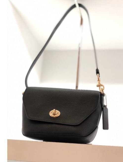 คอลเลคชั่นใหม่ ทั้งสวยทั้งคุณภาพค่ะ😘 COACH KARLEE CROSSBODY BAG 💐พร้อมส่ง ได้ไปไม่ผิดหวังแน่นอนค่ะ! สวยๆแบบคนดังระดับโลกกันค่าา กระเป๋าสะพายแบบครอสบอดี้ร์ หนังแท้นิ่มสวยงามมากๆค่ะ รูปทรงน่ารักกระทัดรัด เปิดปิดกระเป๋าแบบหมุนล็อค ภายในสามารถ