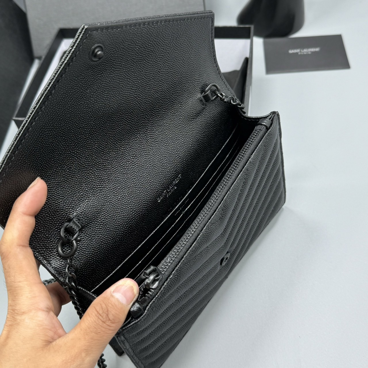 YSL Envelope WOC 7.5 Wallet on chain / YSL Clutch Bag 7.5" กระเป๋าสะพายรุ่นยอดนิยม เกรดหนังคาเวียร์สวยเต็มใบ เกรดออริ 1:1 ใช้งานต่างประเทศได้