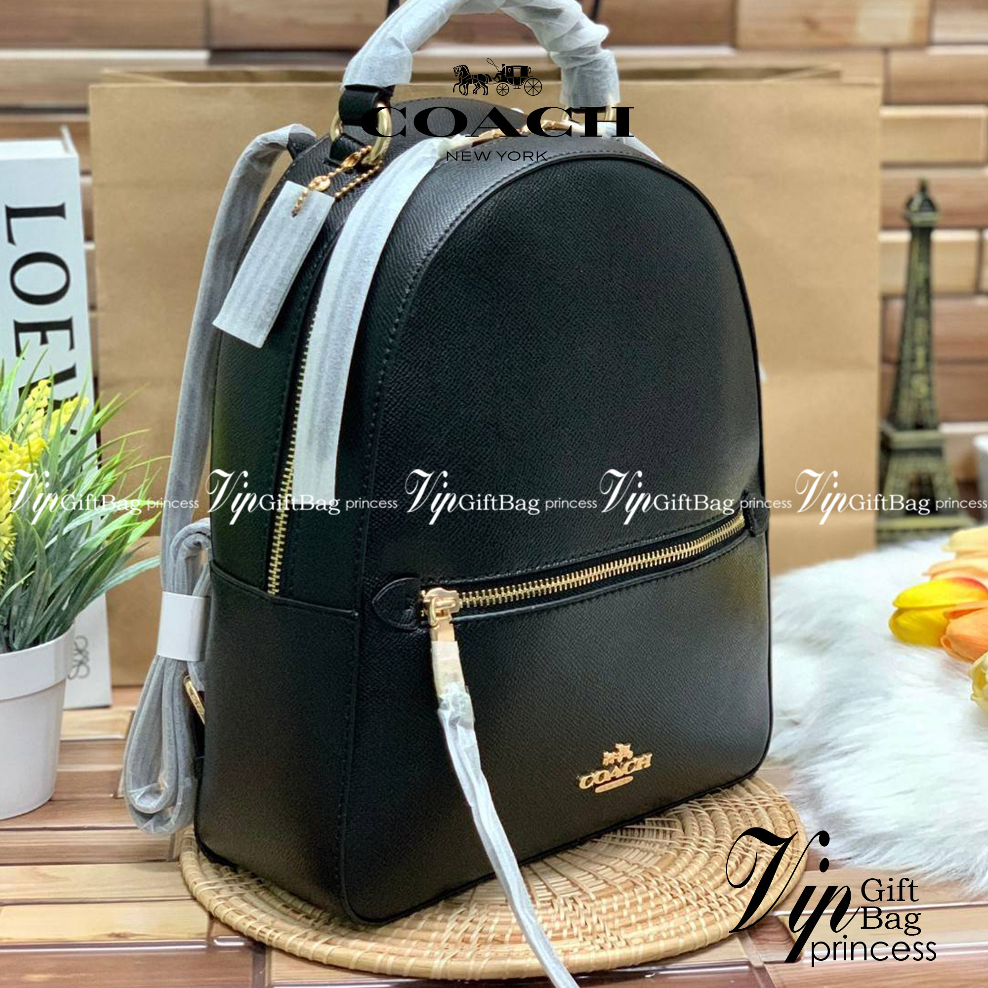 COACH JORDYN BACKPACK IN BLOCKED SIGNATURE ((76622//76624//76715)) พร้อมส่ง กระเป๋าสะพายหลังแบบมีหูหิ้ว หนังแท้ หนังนิ่มอย่างดีเลยค่า ด้านหน้ามีช่องซิปหนึ่งช่องสำหรับใส่ของจุกจิกนะคะ เปิดปิดช่องหลักแบบซิปคู่ หัวซิปมีหนังห้อยมาให้ ภายในกระเป๋าโล่งใส่สัมภาร