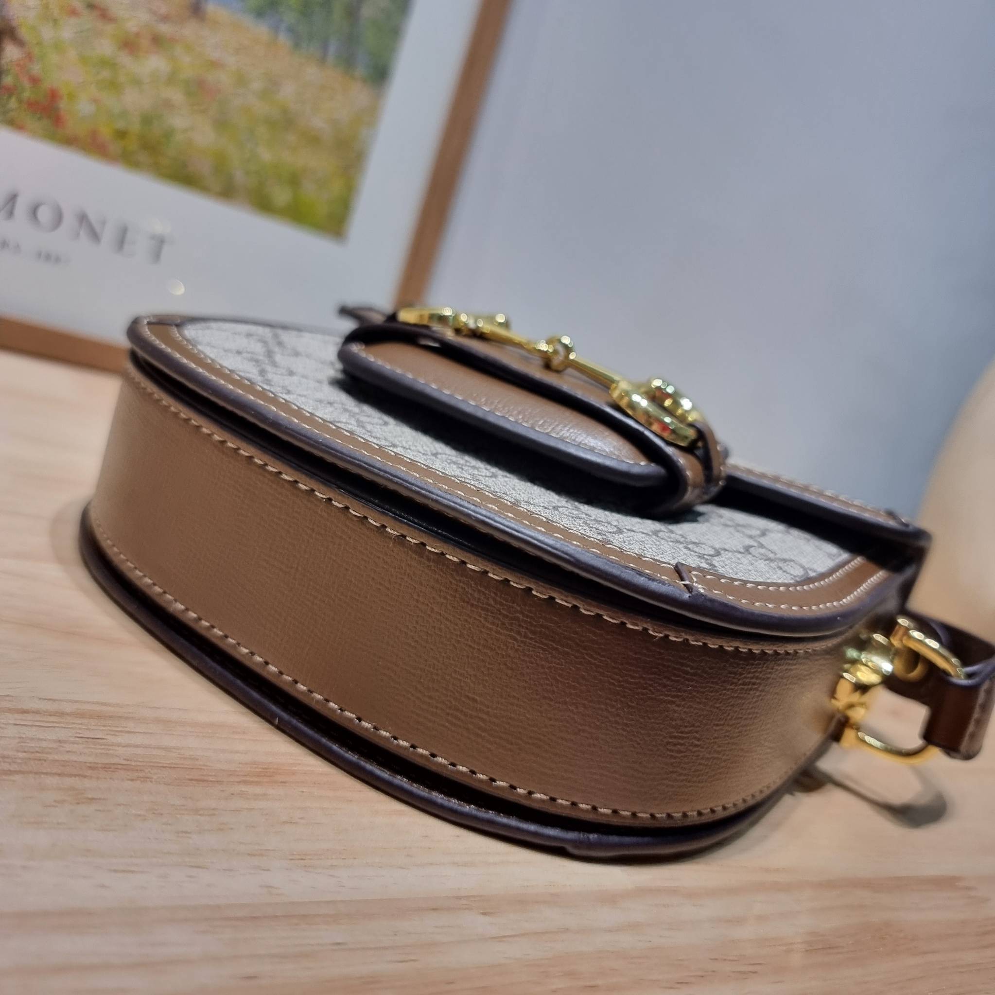 Gucci horsebit 1955 mini rounded bag / GUCCI BAG พร้อมส่ง 2 สี กระเป๋าสะพายไหล่/สะพายข้างทรงคลาสสิค มาในไซส์มินิ กะทัดรัด สวยอยู่ทรง **ล็อทราคาพิเศษสุดคุ้ม