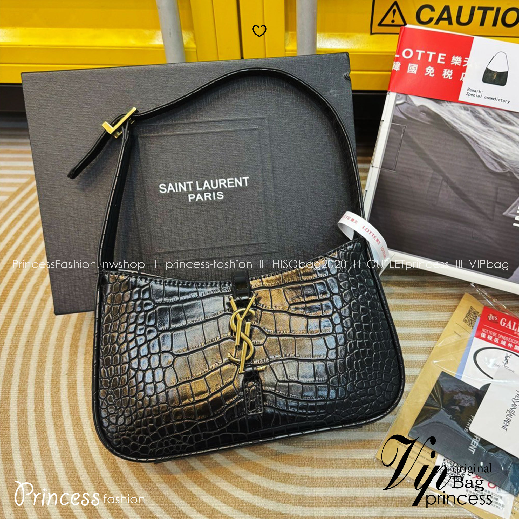 YSL le 5 à 7 in crocodile-embossed shiny leather / YSL croc hobo bag กระเป๋าสะพายไหล่ดีเทลหรู ฮอตไม่หยุด ฉ่ำสุดกับกระเป๋าสะพายไหล่ตัวแม่ คลาสสิค ดีเทลหรู สวยครบทุกมุมตอบโจทย์ทุกไลฟ์สไตล์ ใช้งานได้ง่ายและสะดวก *วัสดุหนังลายจระเข้ น้ำหนักเบา