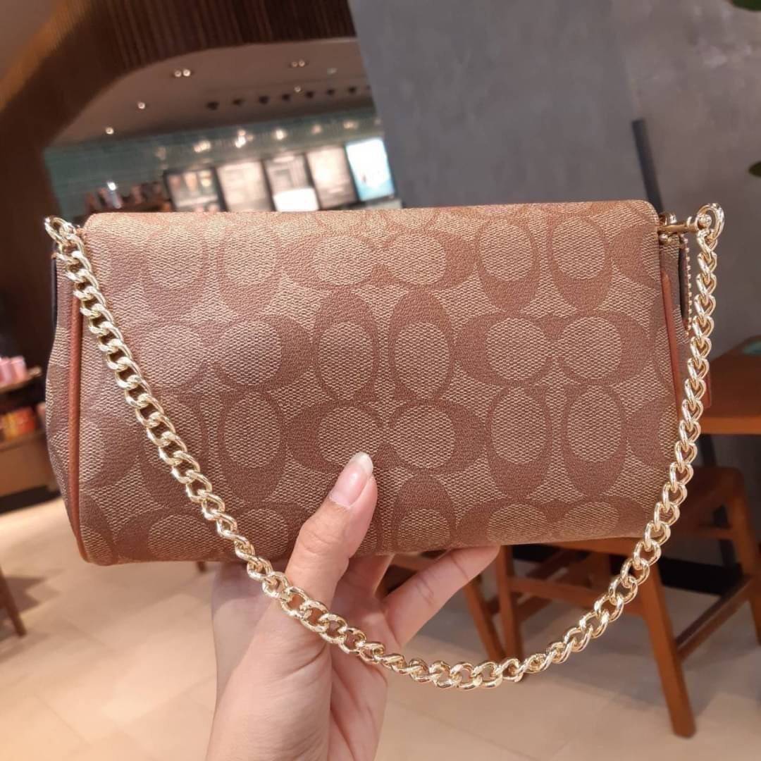 COACH F34615 MINI RUBY CROSSBODY IN SIGNATURE CANVAS ไอเท็มหายาก!! Best seller!! ยกให้น้องเลย!! 👍🎊👍💥 กระเป๋าสะพายข้างรูบี้ ทรงกะทัดรัด ไซส์กำลังดี ดีไซน์เรียบหรูในความเป็นเอกลักษณ์โค้ช ใช้งานง่าย สะดวก วัสดุหนังแคนวาสเคลือบ