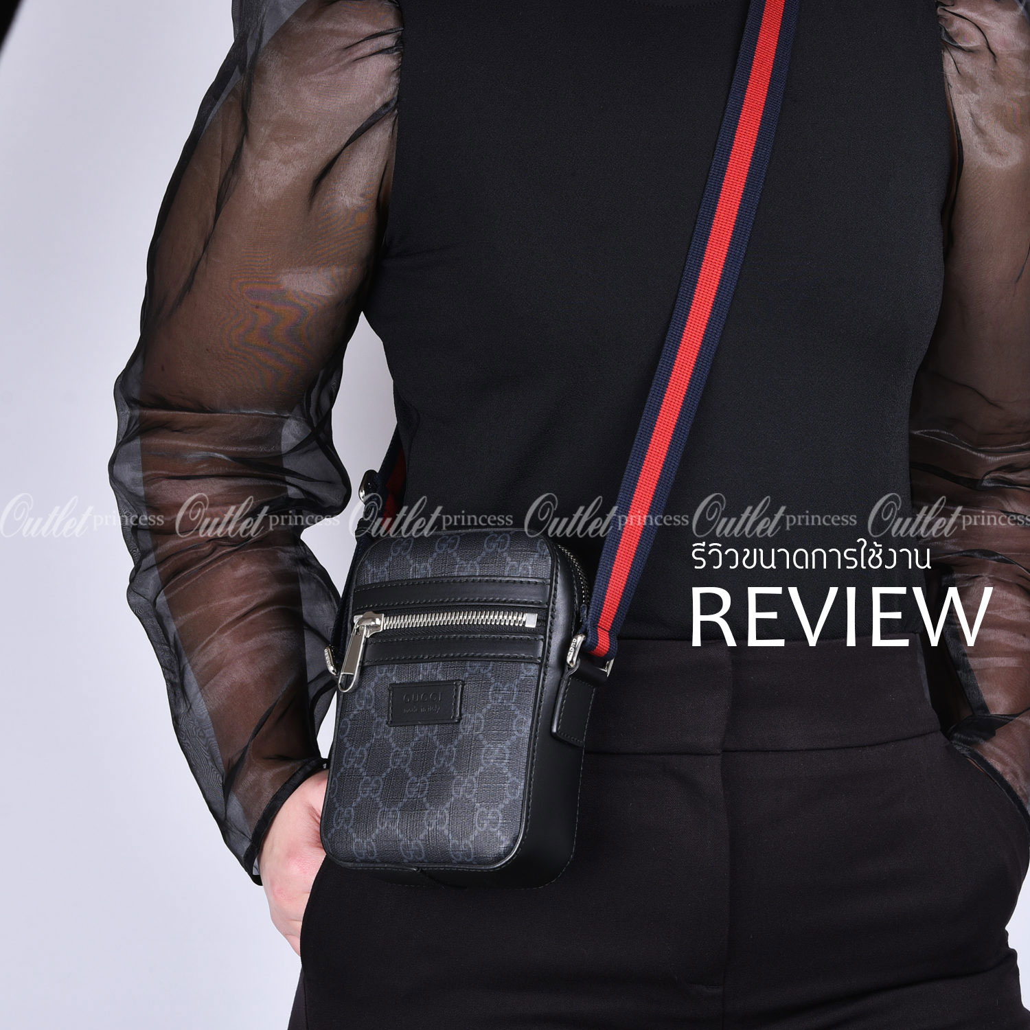 VIP GIFT 】หนังแท้ GUCCI GG Black messenger Crossbody ขนาดเล็ก ทรงแนวตั้ง มีช่องให้ใส่ของได้อยู่ 2 ช่อง เป็นซิบรูดเปิดปิดด้านบน และด้านหน้า โดดเด่นด้วยลวดลายกระเป๋าที่ ใช้ตัวโลโก้ของ GUCCI มาทำเป็นแพทเทิร์น ซึ่งกระเป๋าแต่ละใบอาจมีตำแหน่งที่แตกต่างกัน แปะตั