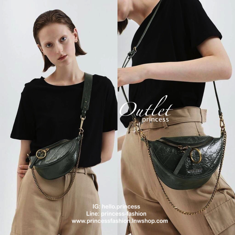 CHARLES & KEITH WRINKLED EFFECT RING ZIP TASSEL CROSSBODY BAG กระเป๋าสะพาย/คาดเอว/คาดอกรุ่นใหม่ล่าสุด เปิด-ปิดด้วยซิป ภายในโล่งกว้างมีช่องเล็กใส่บัตร จุของได้เยอะ ดีไซต์เก๋ไม่ซ้ำใคร มาพร้อมสายสะพาย 2 สายให้เลือกสะพายได้หลากหลายแบบไม่มีเบื่อแน่นอนจ้า