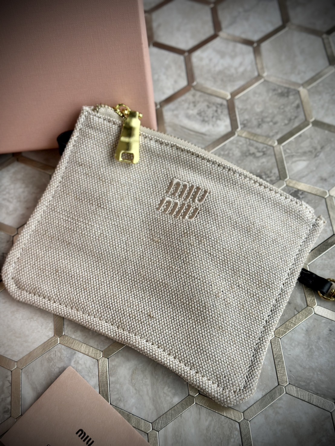 Miu Miu Woven fabric handbag with leather trim กระเป๋าสานดีไซส์ย้อนยุค