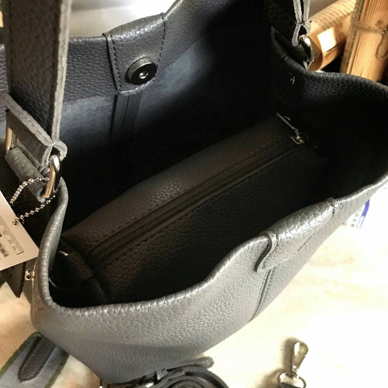 MARCS 2WAYS SHOULDER BAG 2018 New arrival กระเป๋าถือหรือสะพาย 2 in 1 รุ่นใหม่ล่าสุด ดีไซน์สไตล์ Hermes สุดคลาสสิค ซื้อ 1 ได้ถึง 2 ใบ ทั้งใบใหญ่ & ใบเล็กเข้าชุดกัน พร้อมสายสะพาย 2 แบบ 2 สไตล์สลับใช้ได้ไม่จำเจ วัสดุหนังแกะสังเคราะห์นิ่มสวย ขนาดกำลังดี ใบใหญ