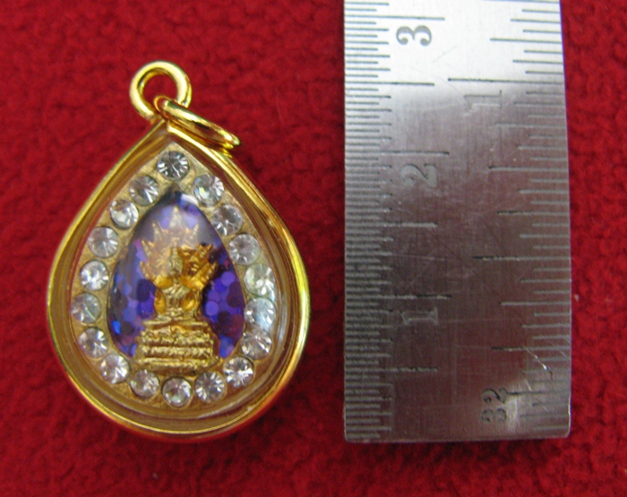 สินค้าหมดค่ะ จี้พระประจำวันเกิดวันเสาร์ ปางนาคปรก พื้นสีม่วงองค์ใหญ่ทรงหยดน้ำ ล้อมเพชรเลี่ยมทองไมครอนพร้อมใบคาถาค่ะ